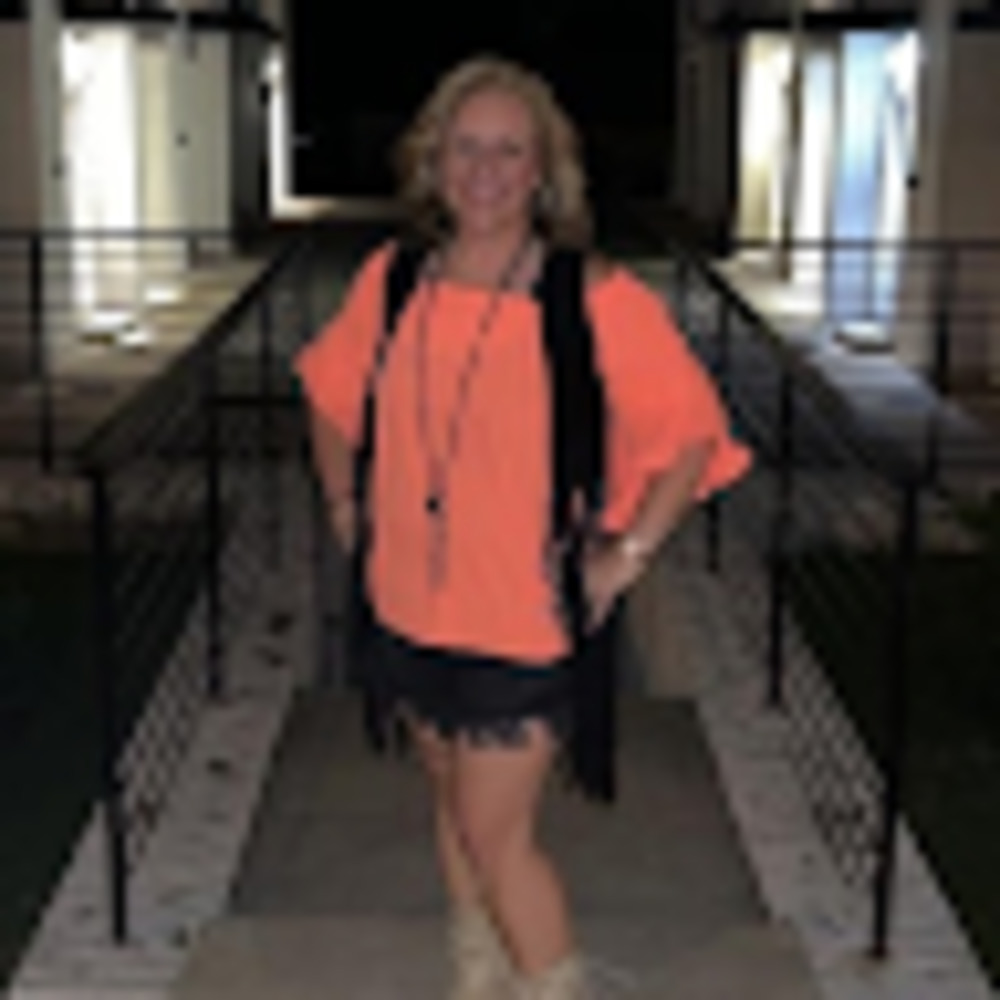 Meet your Posher, Laura